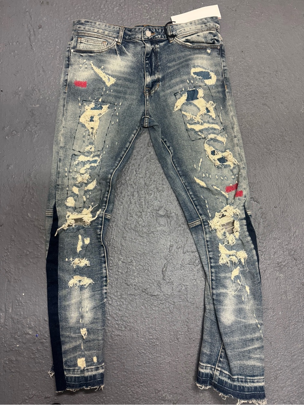 First Row Slim Straight Distressed Men's Blue Washed Slim Jeans with Red Accent